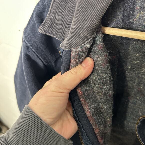 Vintage Carhartt Blanket-Lined Detroit Jacket “Dark Navy” - Picture 7 of 9